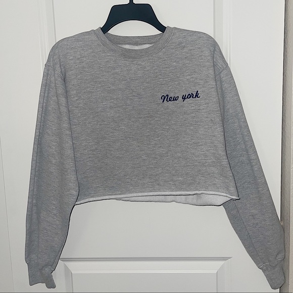 Brandy Melville Tops - Brandy Melville Cropped Sweatshirt